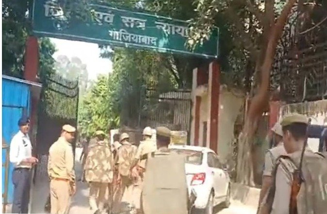 Chandauli : वकीलों पर लाठीचार्ज के विरोध में उत्तरप्रदेश में 4 को होगा राज्यवापी प्रदर्शन
